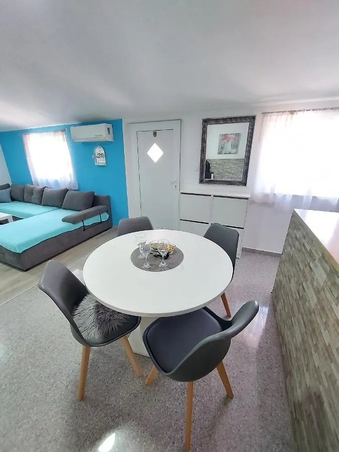 Apartman Ana Stinjan Apartment